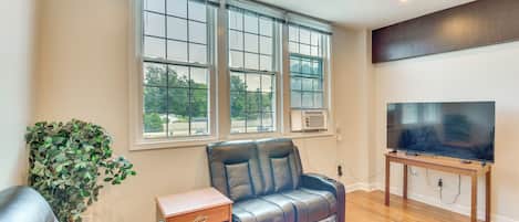 Télévision, cheminée