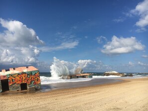 靠近海滩