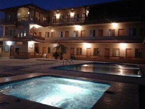 Bañera de hidromasaje exterior