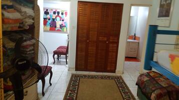 Tabla de planchar con plancha y wifi gratis