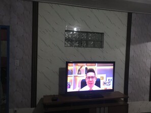 Fer et planche à repasser, Wi-Fi gratuit, draps fournis