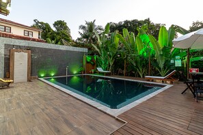 Outdoor pool, open 6:00 AM to 9:00 PM, pool loungers - Villa Handam (Porto Seguro)