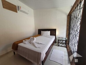 Free WiFi, bed sheets - Villa Handam (Porto Seguro)