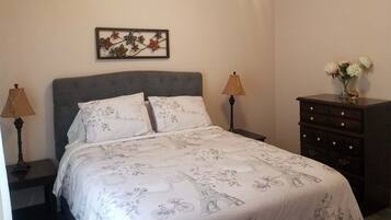 4 bedrooms, desk, iron/ironing board, WiFi