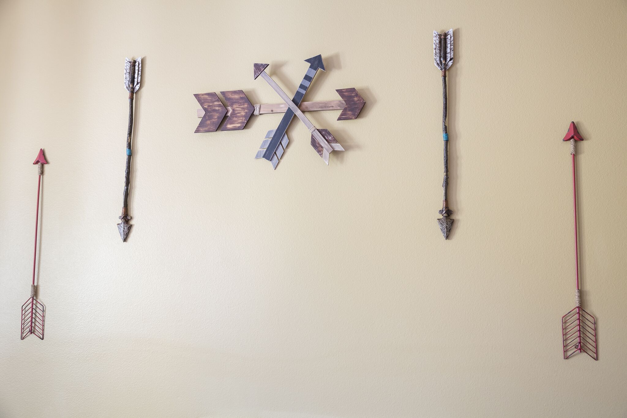 standard room, 1 king bed | 1 bedroom, down duvets, individually decorated, individually furnished