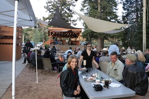 Outdoor dining - Arrowhead Mountain Lodge (Cimarron)