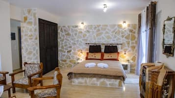Traditional Studio, Sea View | Soundproofing, iron/ironing board, free WiFi, bed sheets