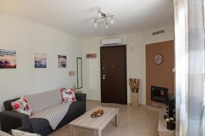 Classic Studio, Sea View | Living area - Artemissoula (Spata-Artemida)