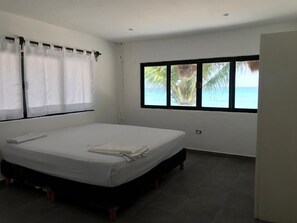 3 chambres, fer et planche à repasser, draps fournis