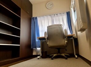 Nhà (Private Vacation Home) | 4 phòng ngủ, bàn, bàn ủi/dụng cụ ủi quần áo 
