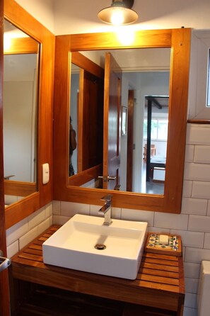 Design maisonnette | Badkamer | Een douche