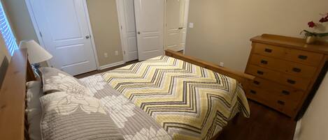 1 soverom, strykejern/-brett, wi-fi og sengetøy