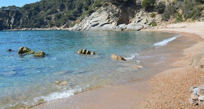 Casa Tossa – Pool, Sea Views & A/C (6 pax)