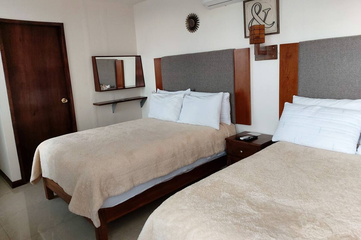Standard Room, 2 Queen Beds