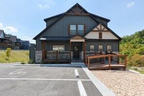 Exterior - Journey's Remedy -Lake View! Sleeps 30! (Branson)