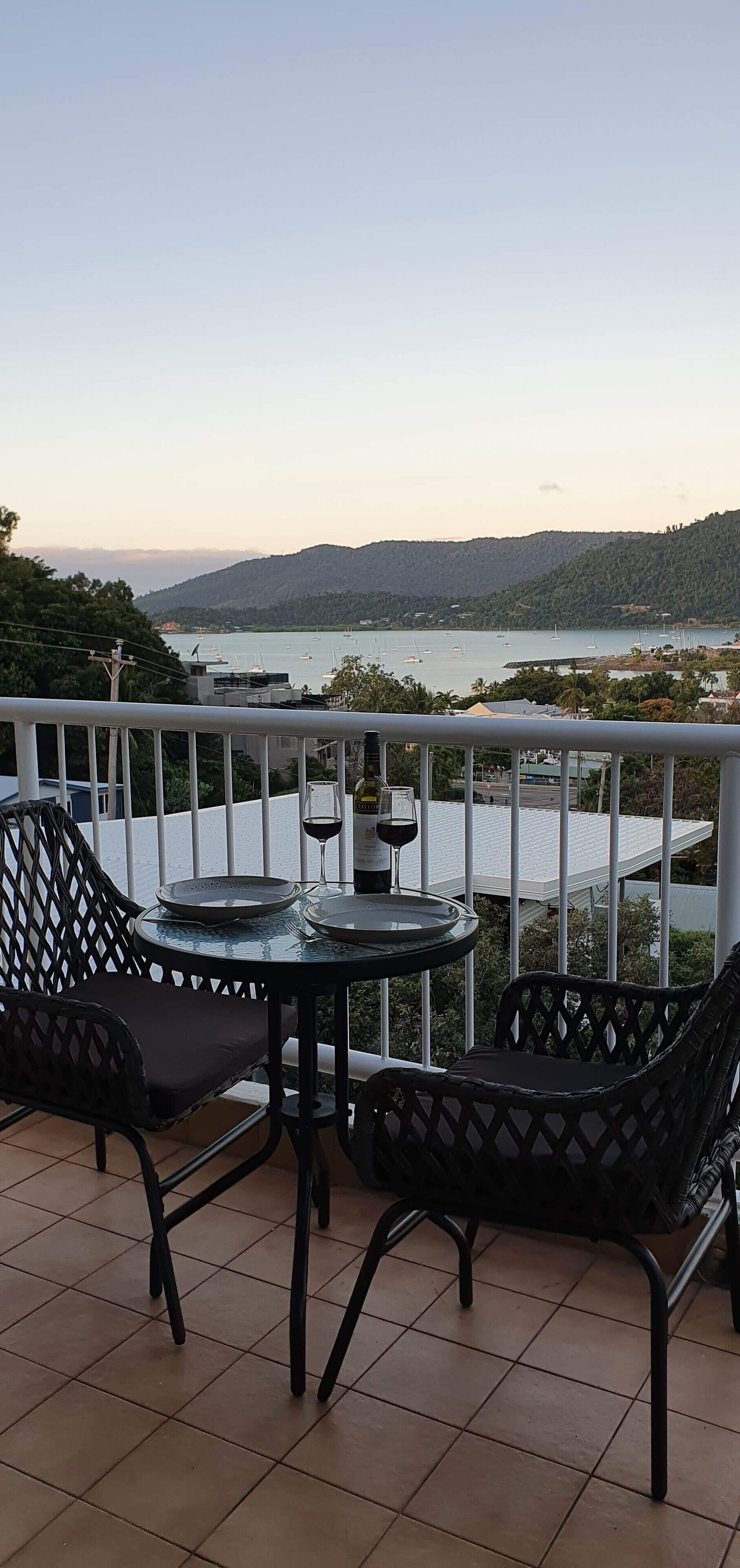 Coastal Vista - The Heart of Airlie Beach! — image 20