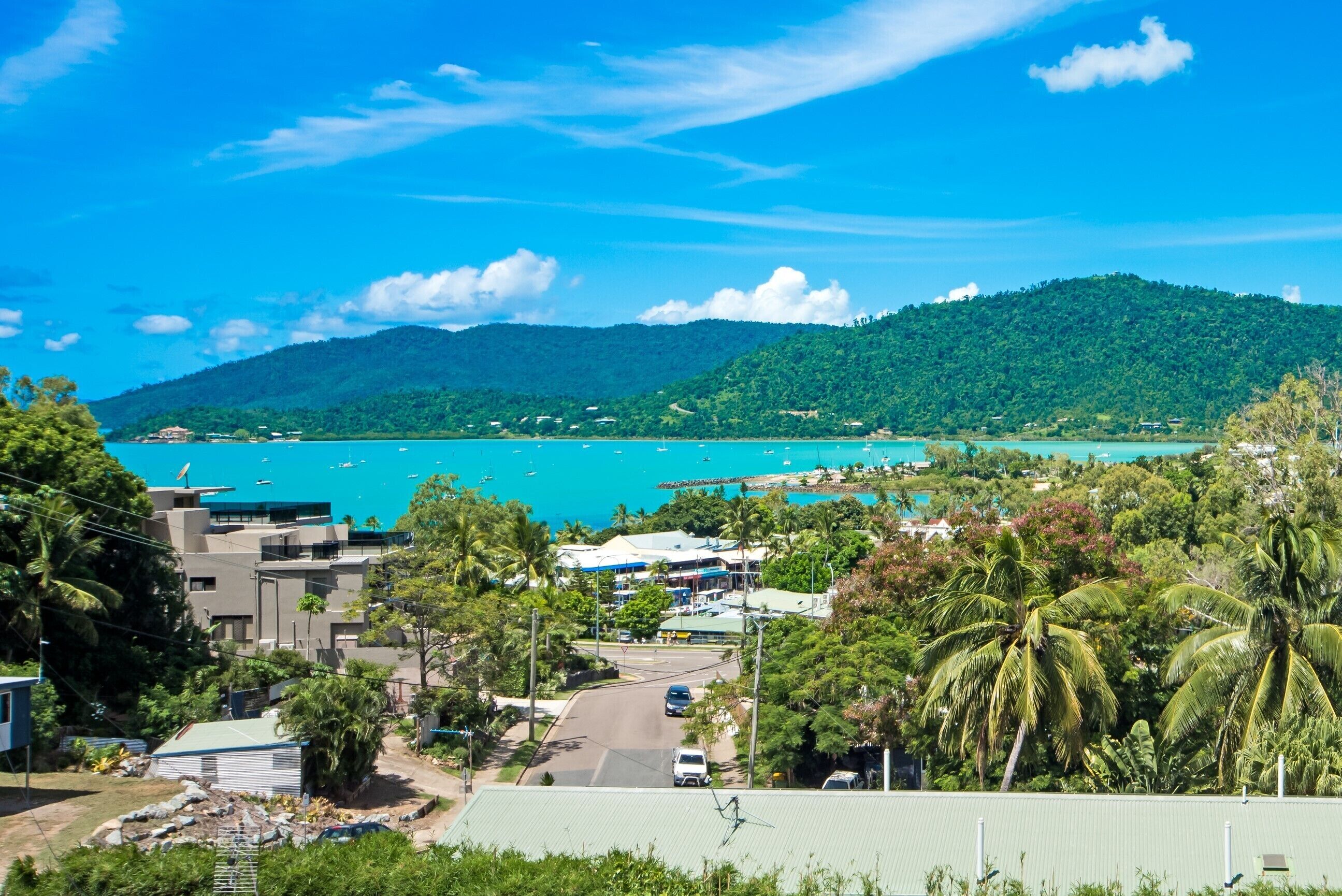 Coastal Vista - The Heart of Airlie Beach! — image 4