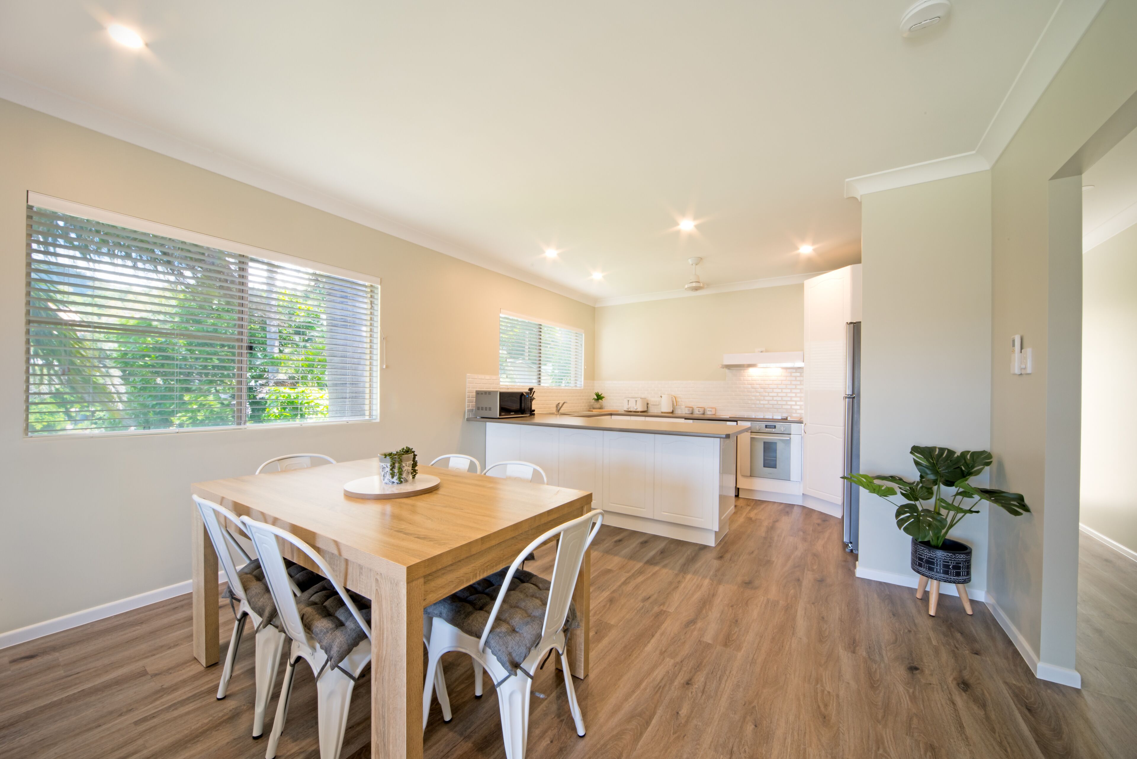 Coastal Vista - The Heart of Airlie Beach! — image 2