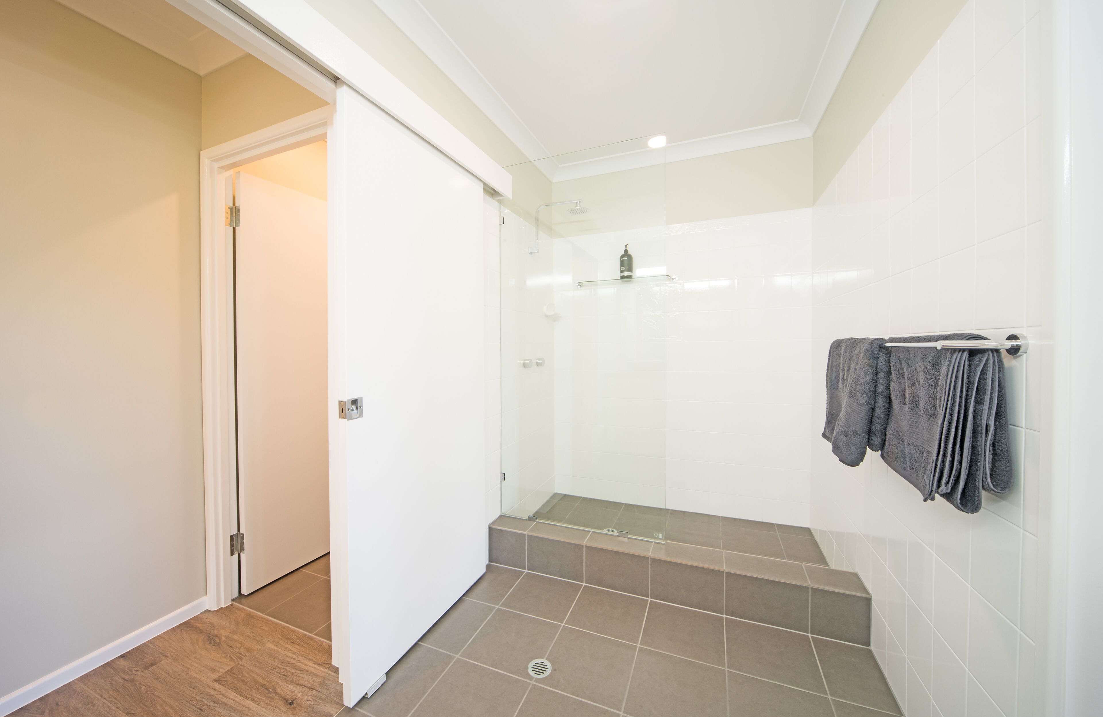 Coastal Vista - The Heart of Airlie Beach! — image 14