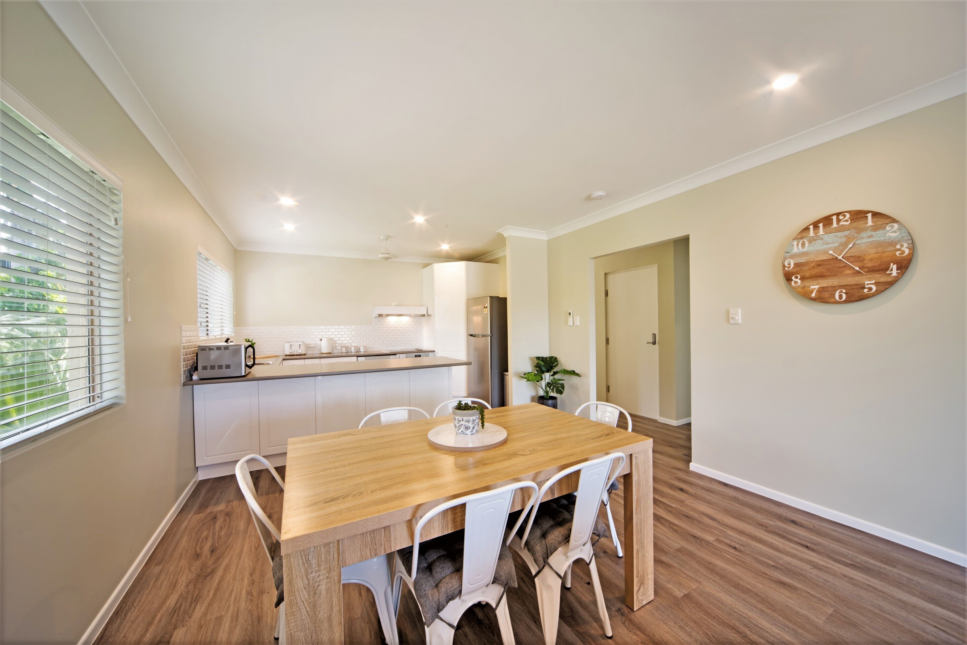 Coastal Vista - The Heart of Airlie Beach! — image 10