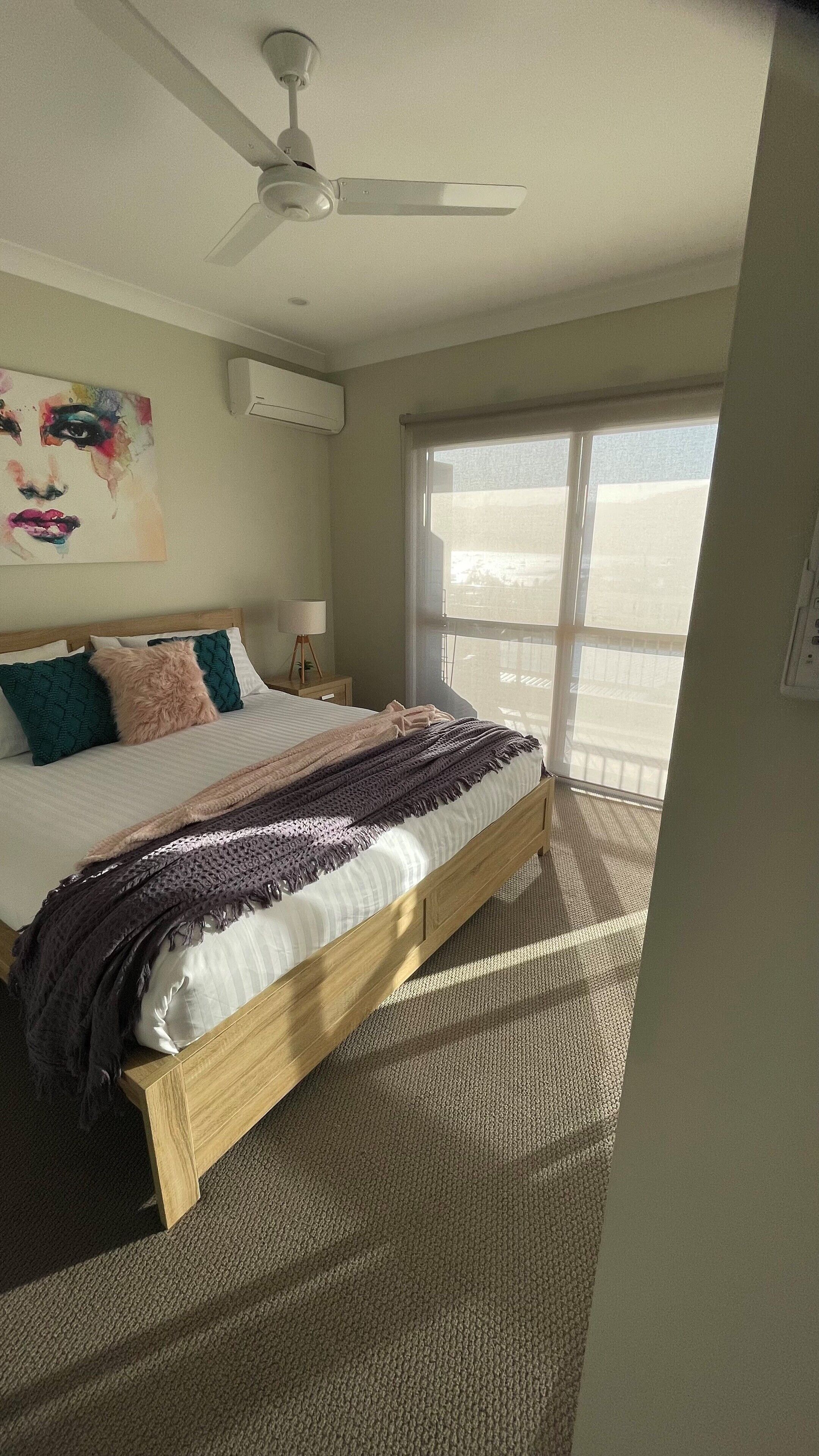 Coastal Vista - The Heart of Airlie Beach! — image 16