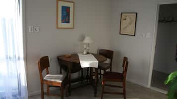 Departamento Deluxe, 1 habitación, vista a la montaña | Servicio a la habitación