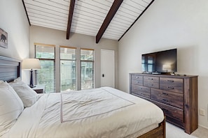 2 bedrooms, internet, bed sheets