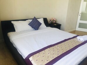Luxury Villa | 5 bedrooms, in-room safe, blackout drapes, iron/ironing board