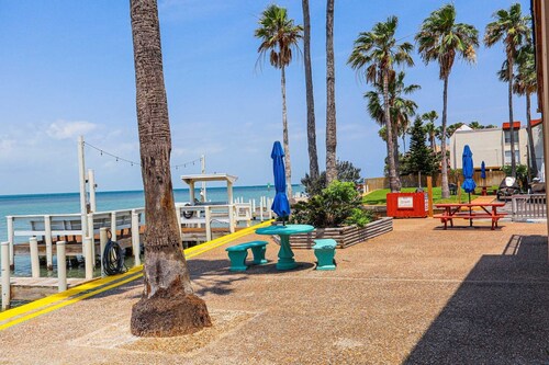 Sandcastle 108a 1 Bedroom Condo by RedAwning