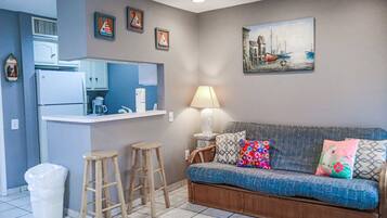 Kondominium, 1 kamar tidur | Area keluarga | TV