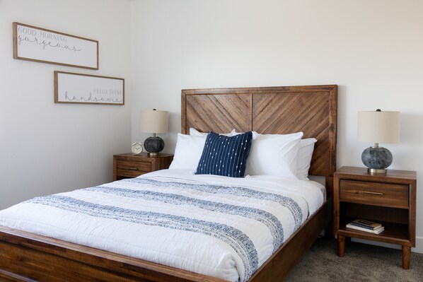 6 chambres, fer et planche à repasser, lit de bébé portatif, Wi-Fi