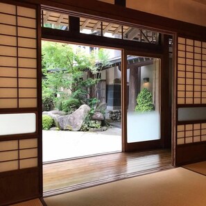 In-room safe, free WiFi - Kabutoya Ryokan (Hinohara)