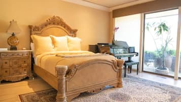 4 chambres, coffres-forts dans les chambres, bureau