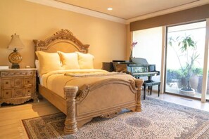 4 bedrooms, in-room safe, desk, iron/ironing board