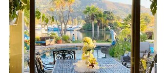 Tranquil Waterfront Retreat Haven