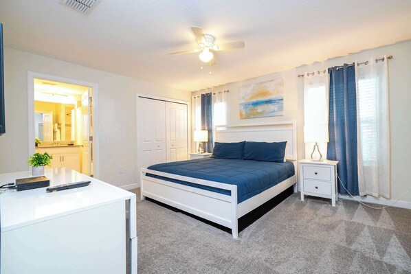 4 Schlafzimmer, Schreibtisch, Bügeleisen/Bügelbrett, WLAN