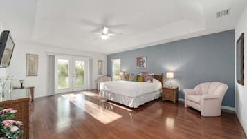 5 bedrooms, iron/ironing board, free WiFi, bed sheets
