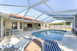 House, 5 Bedrooms | Pool
