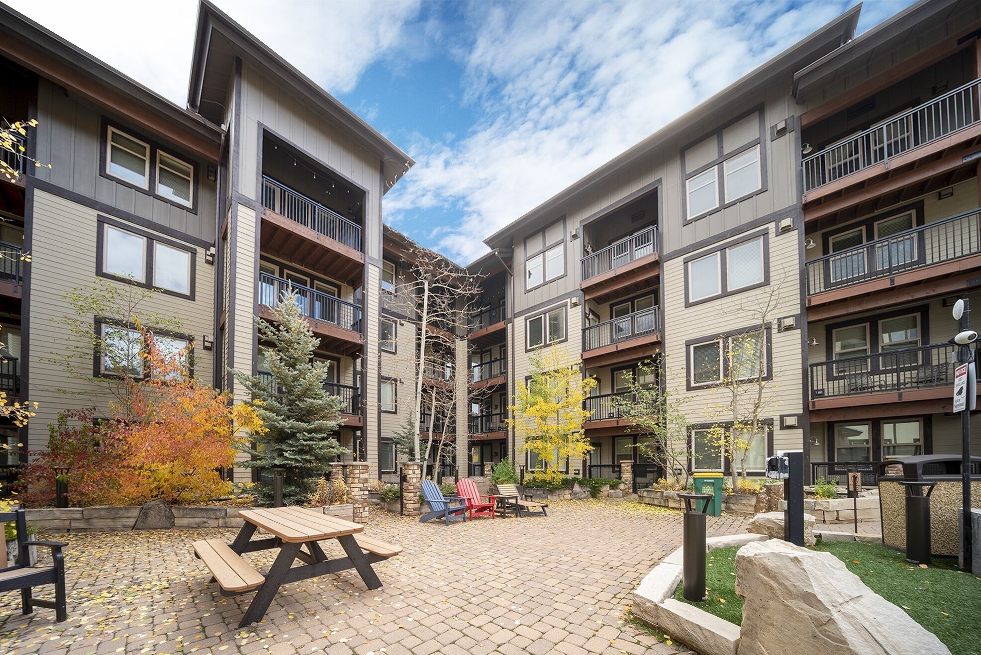 Condo, 2 Bedrooms | Exterior