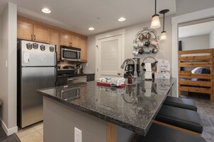 Condo, 2 Bedrooms | Private kitchen | Fridge, oven, coffee/tea maker, toaster