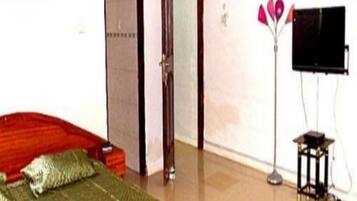 Comfort Villa | 4 bedrooms, blackout curtains, iron/ironing board, WiFi