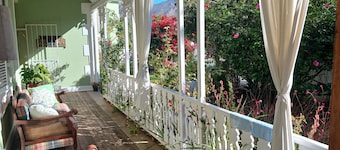 Montagu Manor