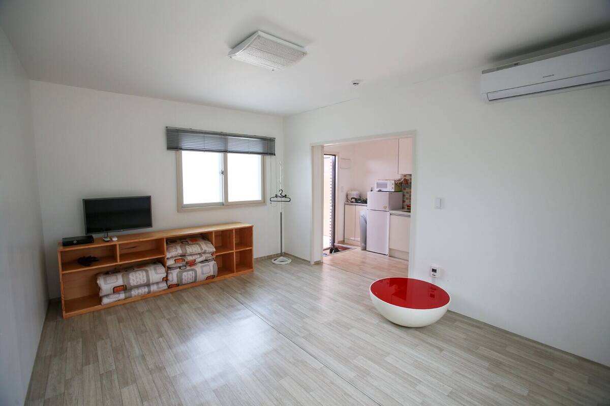 Traditional Room (103) | WiFi (free)