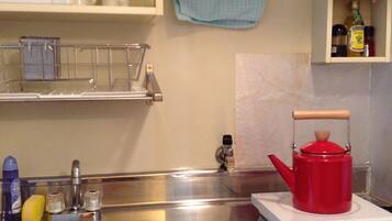 アパートメント | 専用簡易キッチン | 大型冷蔵庫、電子レンジ、コンロ、電気ポット