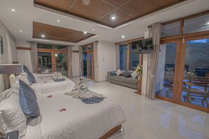 Studio Suite Mewah (Sapphire) | Brankas dan didekorasi berbeda-beda