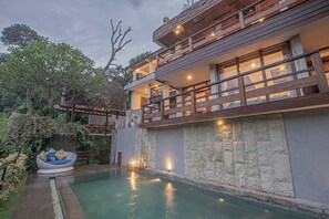 Outdoor pool - Hidden Seroja Villa (Denpasar)