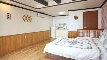 Room (Moon 2) | 1 bedroom, free WiFi