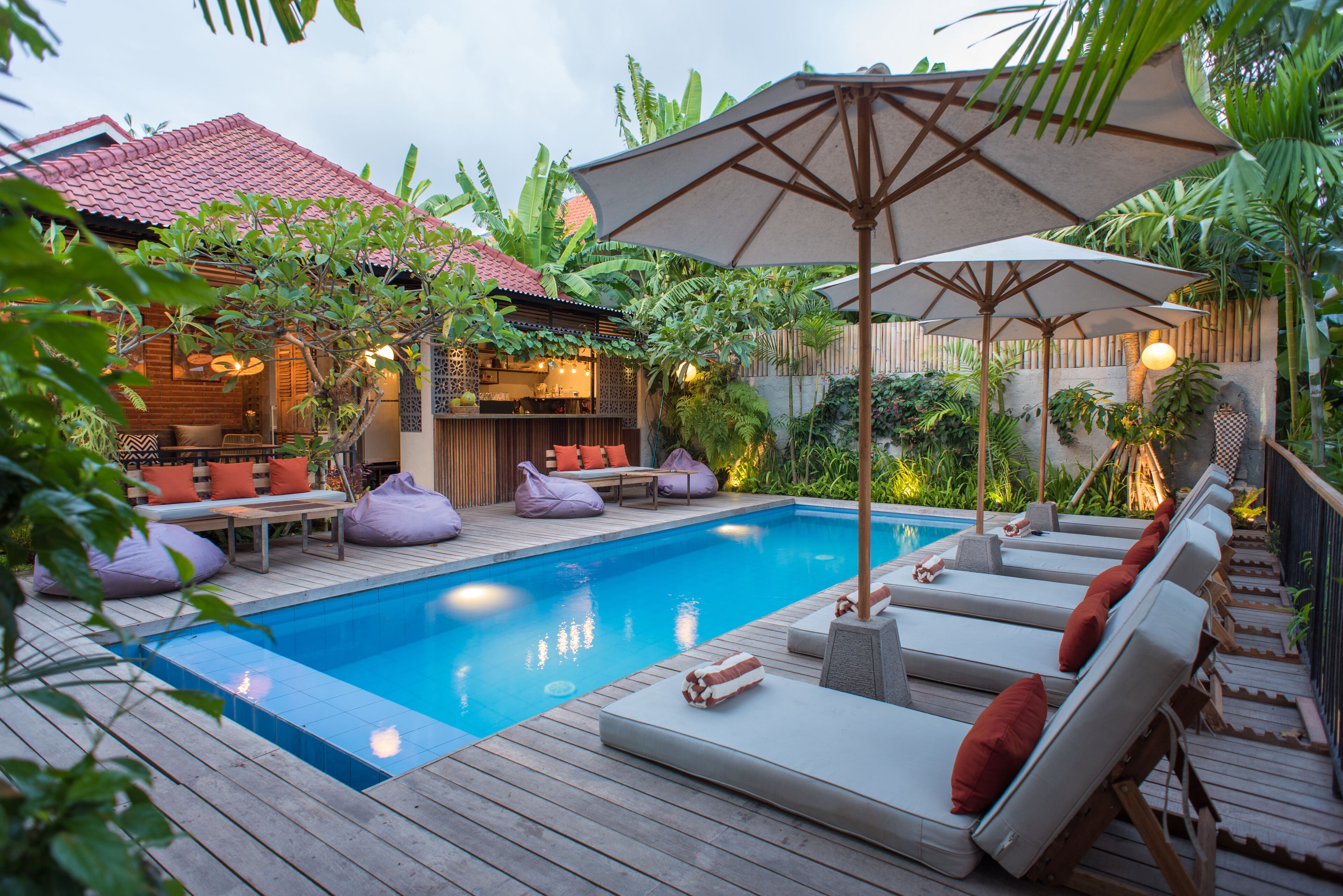 Outdoor pool, pool loungers