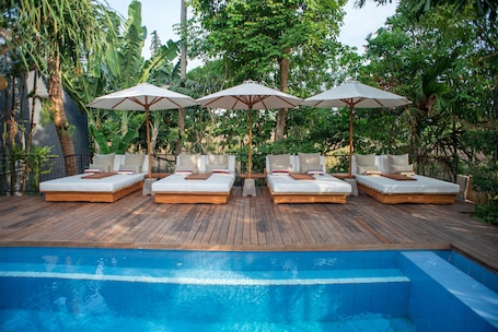 Outdoor pool, sun loungers