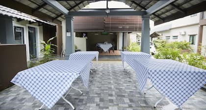 D' Qamar Guesthouse